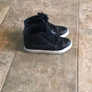 Black High Top Black Steve Madden Sneaker (6)